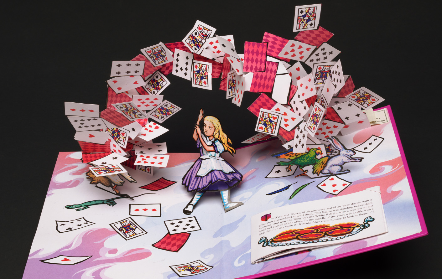 Алиса в стране чудес с объемными картинками